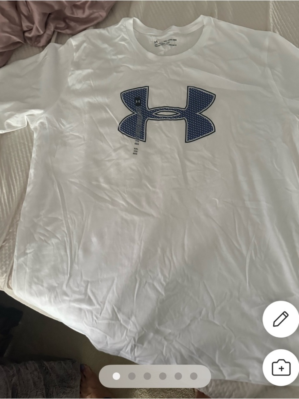 NWT Under Armour White Soft Tee with Navy Patterned Logo. Size XXL!